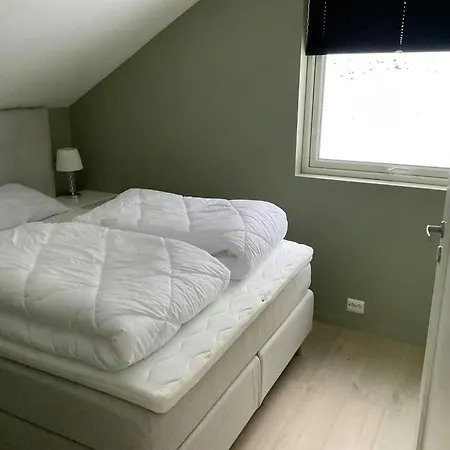 Newly Built With Sauna By Oldevatnet Hébergement de vacances Olden