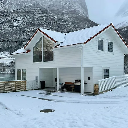 Newly Built With Sauna By Oldevatnet Olden
